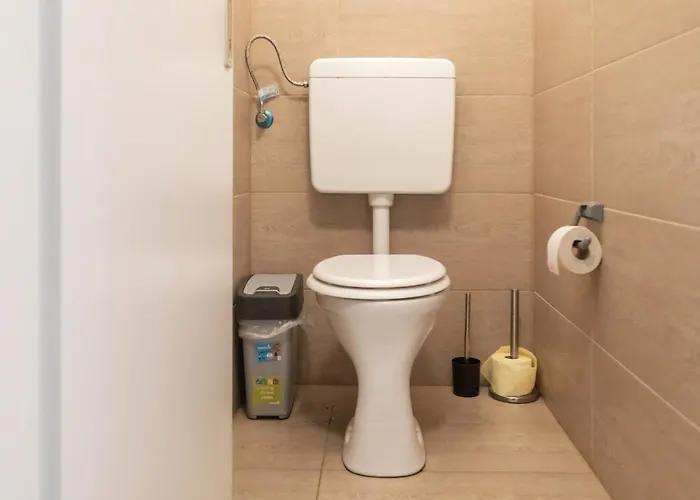 2 Pleasant Flats Prime Location, Perfect For Short Term וינה