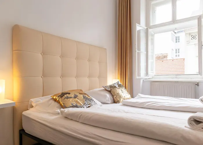 2 Pleasant Flats Prime Location, Perfect For Short Term דירה