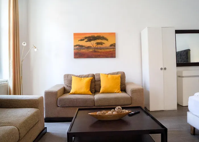 דירה 2 Pleasant Flats Prime Location, Perfect For Short Term *